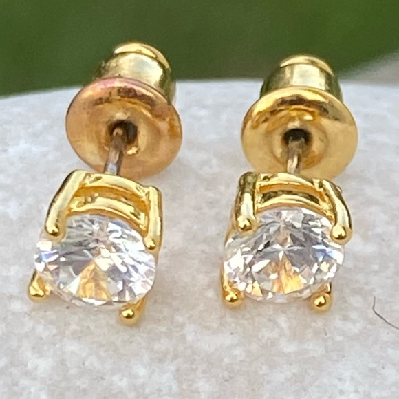 Cubic Zirconia 5mm round earrings gold plated setting - Picture 3 of 6